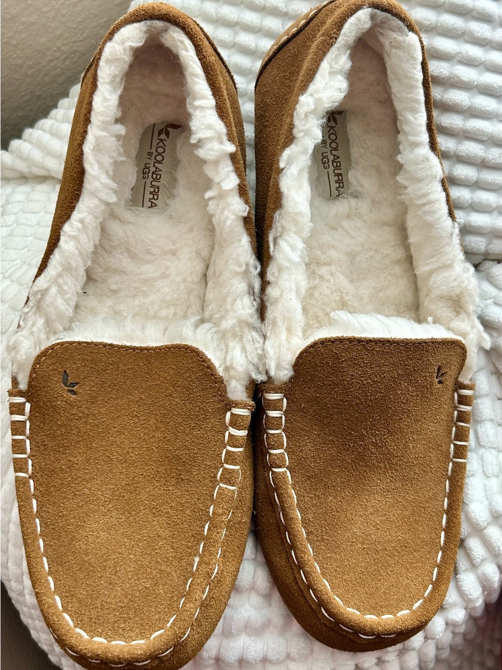 Koolaburra Chestnut Suede Moccasin Slippers with White Shearling Lining